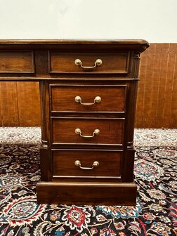 Engels-Klassiek-Bureau