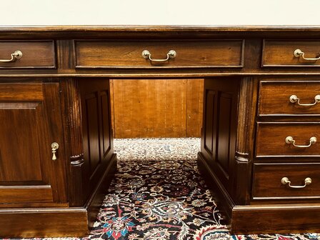 Engels-Klassiek-Bureau