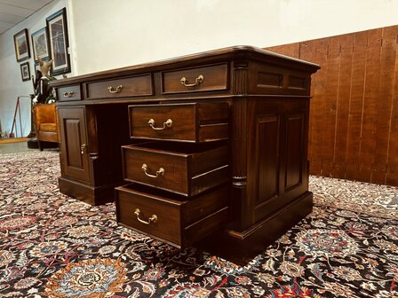 Engels-Klassiek-Bureau