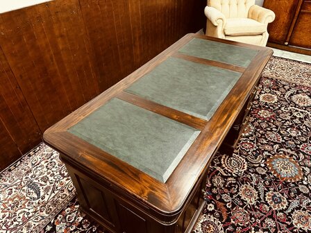 Engels-Klassiek-Bureau