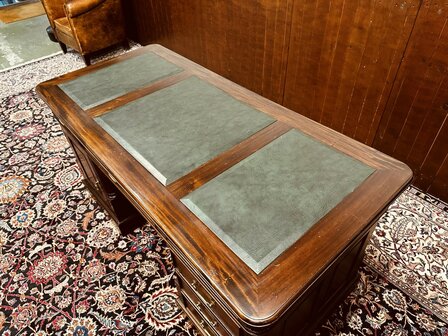 Engels-Klassiek-Bureau