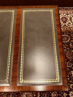 Klassiek-Engels-Heldense-Exlcusive-Bureau