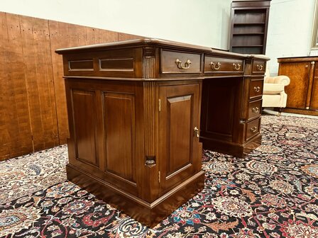 Klassiek-Engels-Bureau-Groene-Inleg