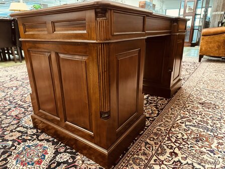 Klassiek-Engels-Bureau-Groene-Inleg