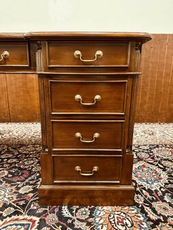 Klassiek-Engels-Bureau-Groene-Inleg