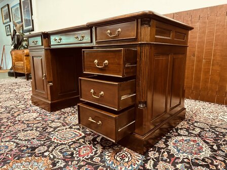 Klassiek-Engels-Bureau-Groene-Inleg
