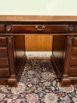 Engels-Chesterfield-Bureau