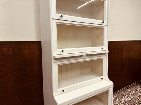 Klassiek-Engels-Witte-Globe-Wernicke-Boekenkast