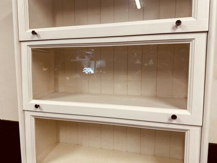 Klassiek-Engels-Witte-Globe-Wernicke-Boekenkast