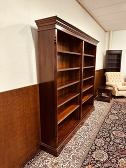 Klassiek-Engelse-Mahonie-Boekenkast