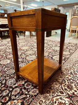 Engels-Eichholtz-Side-table