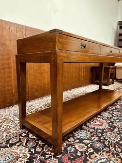 Engels-Eichholtz-Side-table-Dressoir