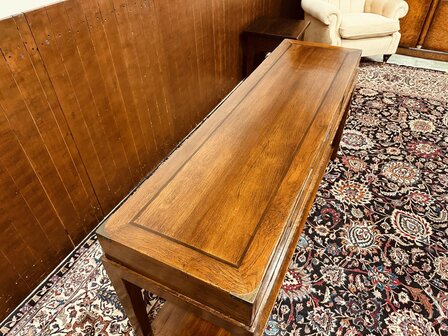 Engels-Eichholtz-Side-table-Dressoir