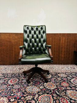 Engelse-Chesterfield-Director-Chair-Bureaustoel