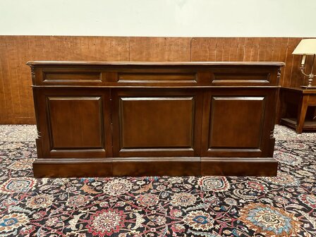 Klassiek-Engels-Bureau-met-Achterschot