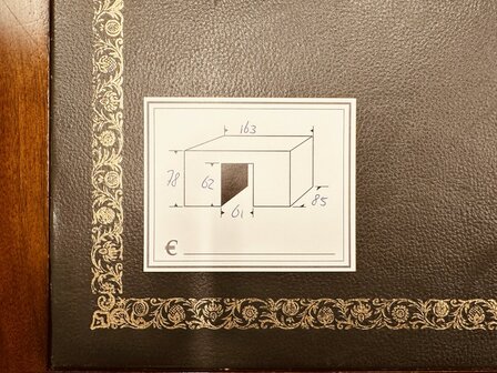 Klassiek-Engels-Bureau-met-Achterschot