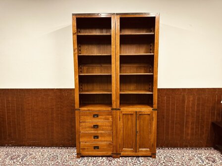 Klassiek-Engels-Eichholtz-Boekenkast