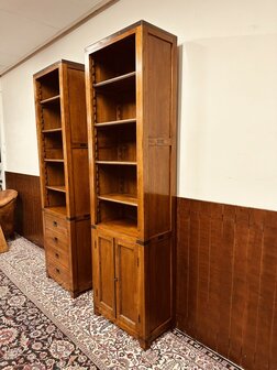 Klassiek-Engels-Eichholtz-Boekenkast