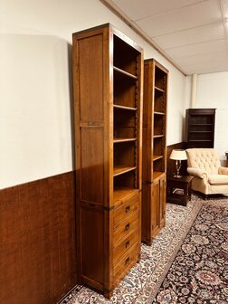 Klassiek-Engels-Eichholtz-Boekenkast