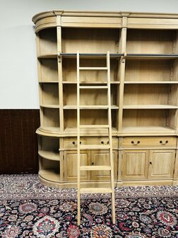Landelijke-Blank-Eiken-Bibliotheekkast