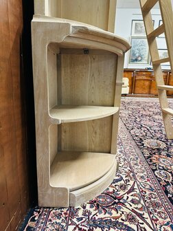 Landelijke-Blank-Eiken-Bibliotheekkast