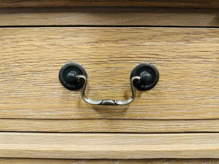 Landelijke-Blank-Eiken-Bibliotheekkast