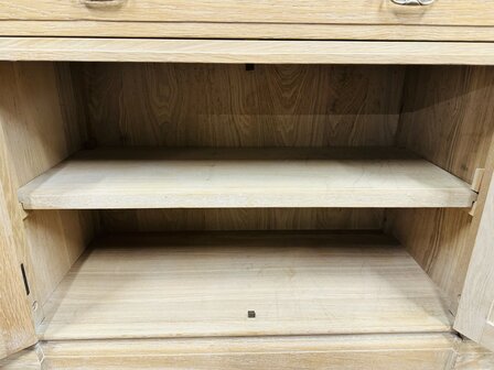 Landelijke-Blank-Eiken-Bibliotheekkast