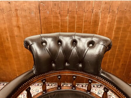 Zwarte-Chesterfield-Captain-Chair