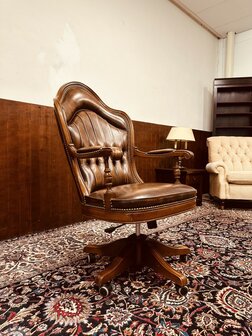 Antieke-Engelse-Bureaustoel