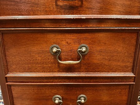 Antiek-Engels-Chesterfield-Bureau