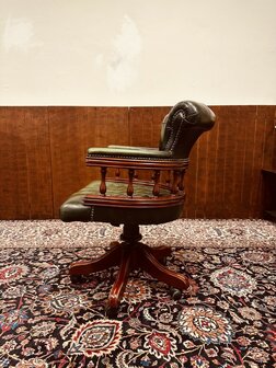 Groene-Chesterfield-Captain-Chair-Bureaustoel