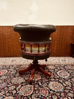 Groene-Chesterfield-Captain-Chair-Bureaustoel