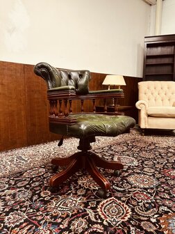 Groene-Chesterfield-Captain-Chair-Bureaustoel