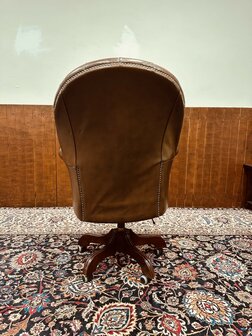 Bruine-Chesterfield-Director-Chair-Bureaustoel