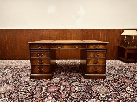 Engels-Antiek-Bureau