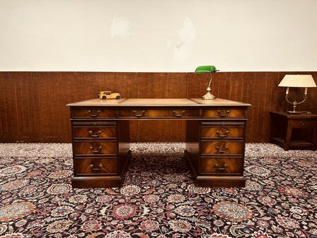 Engels-Antiek-Bureau