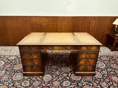 Engels-Antiek-Bureau