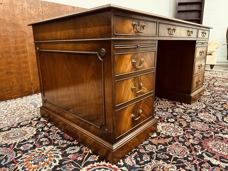 Engels-Antiek-Bureau