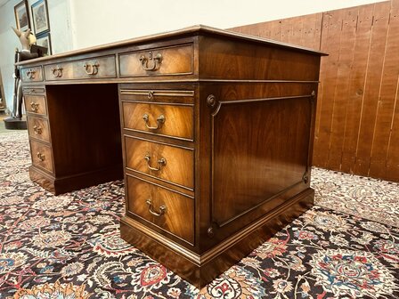 Engels-Antiek-Bureau