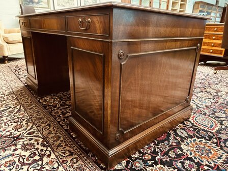 Engels-Antiek-Bureau