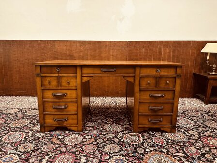 Klassiek-Engels-Bureau-Landkaart