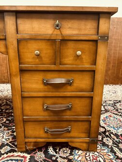 Klassiek-Engels-Bureau-Landkaart