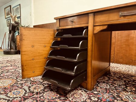 Klassiek-Engels-Bureau-Landkaart