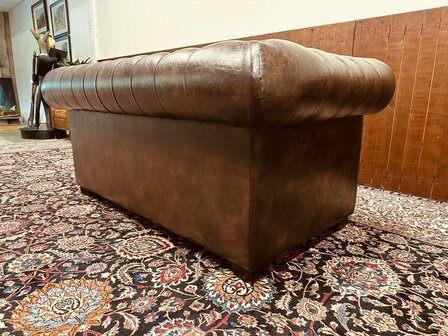 Chesterfield-Tweezits-Bank