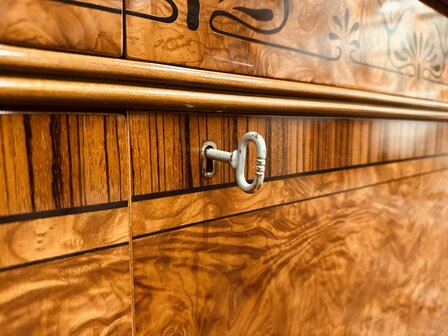 Antieke-Italiaanse-Grote-Dressoir