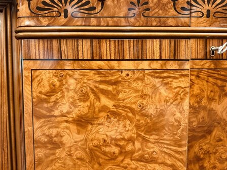 Antieke-Italiaanse-Grote-Dressoir