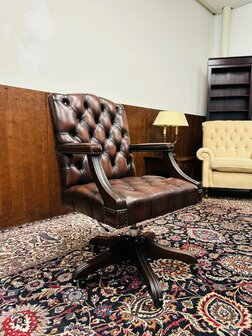 Antieke-Chesterfield-President-Chair