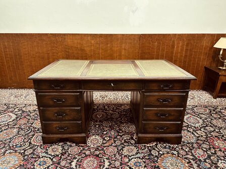 Antiek-Engels-Bureau