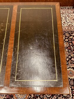 Oude-Engelse-Schrijftafel