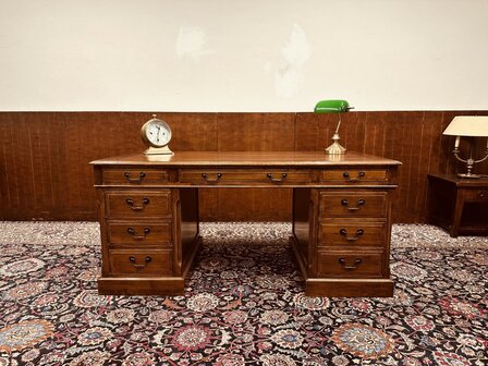 Klassiek-Engels-Eichholtz-Bureau